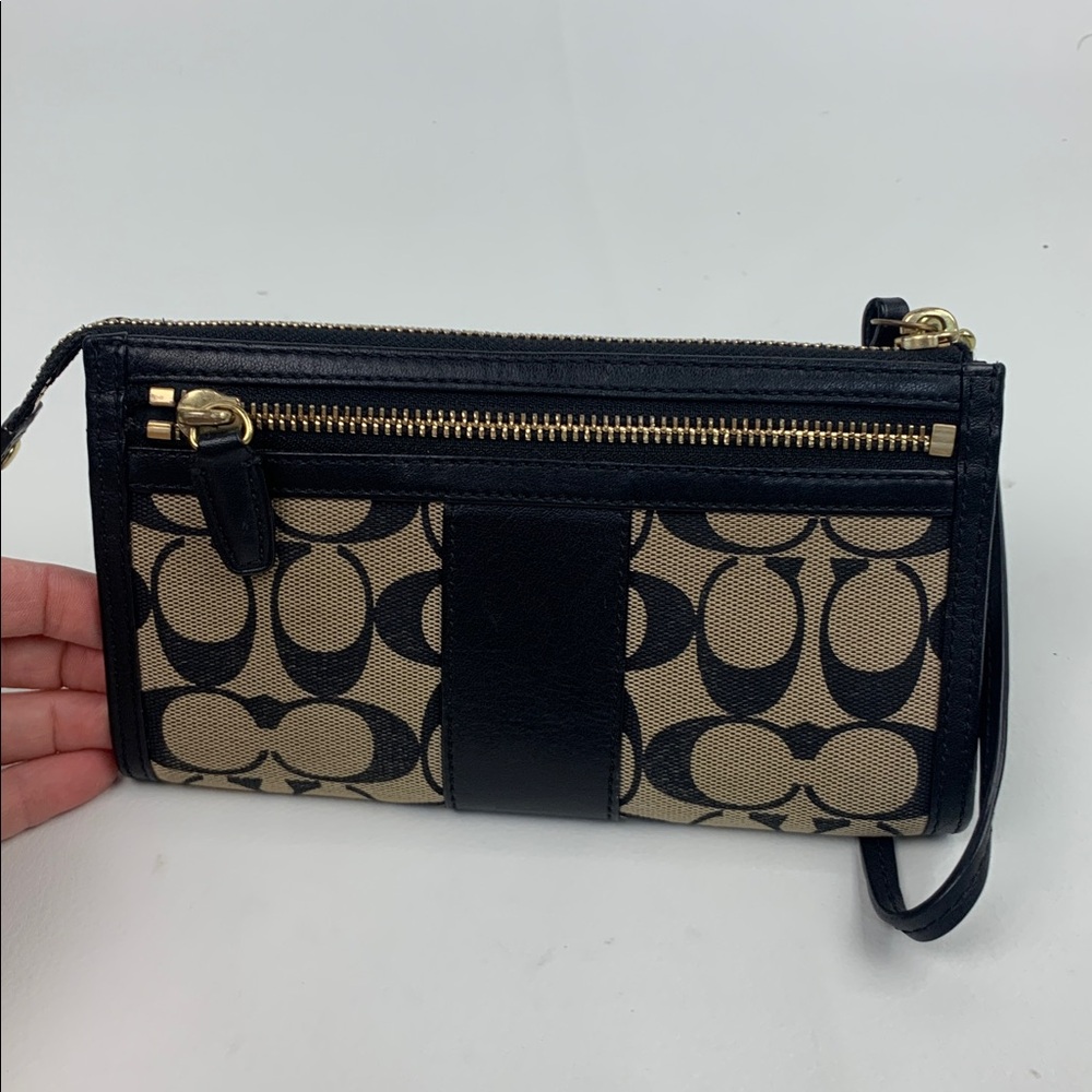 Coach Signature Jacquard Black and Tan Wristlet wallet Gold zipper Pockets EUC - Picture 14 of 15
